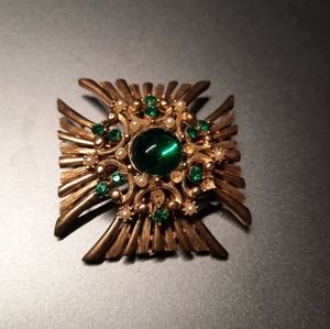 Nice vintage brooch.